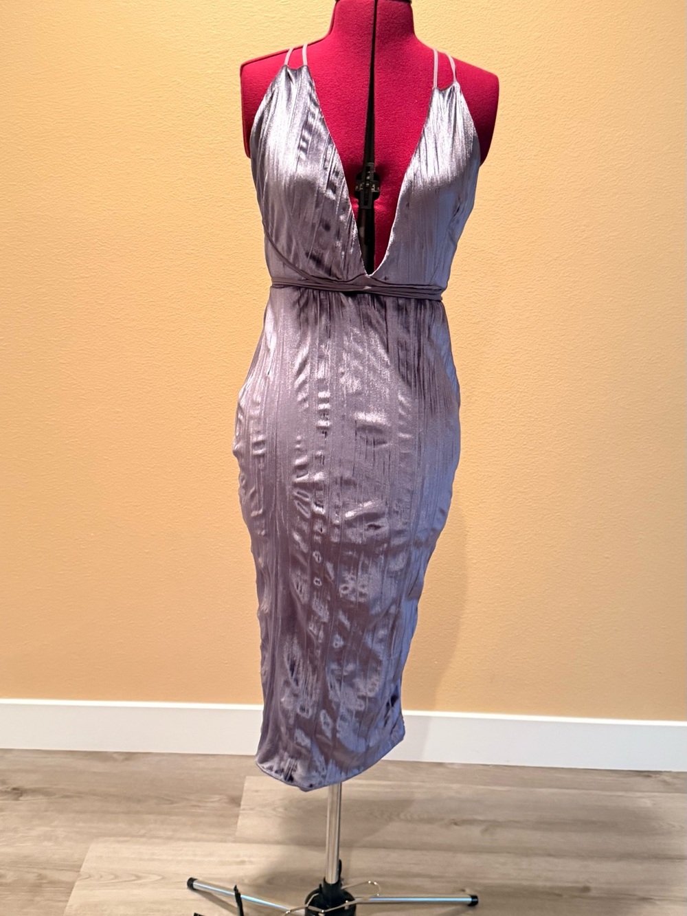 Missguided Metallic Lilac Plunge Midi Dress